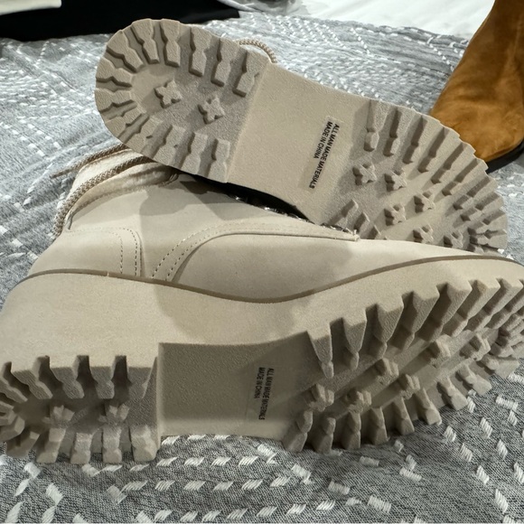 DV fur trimmed lace up boots - Picture 4 of 4